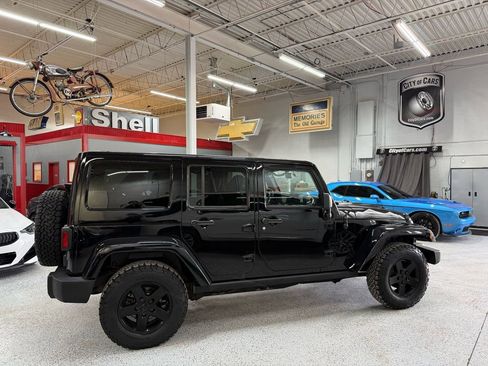 Used 2015 Jeep Wrangler Unlimited Sahara w/ Quic Order Package 23X image 5