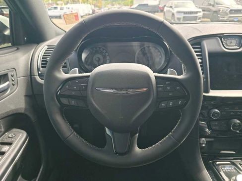 Used 2023 Chrysler 300 S w/ Comfort Group RWD image 11