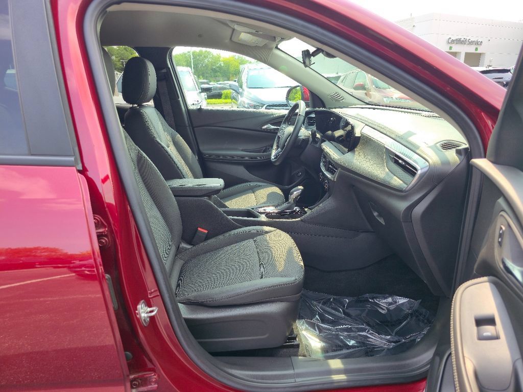Certified 2024 Buick Encore GX Preferred w/ Comfort Package AWD/4WD image 27