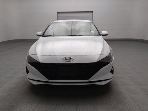 Used 2021 Hyundai Elantra SE image 15