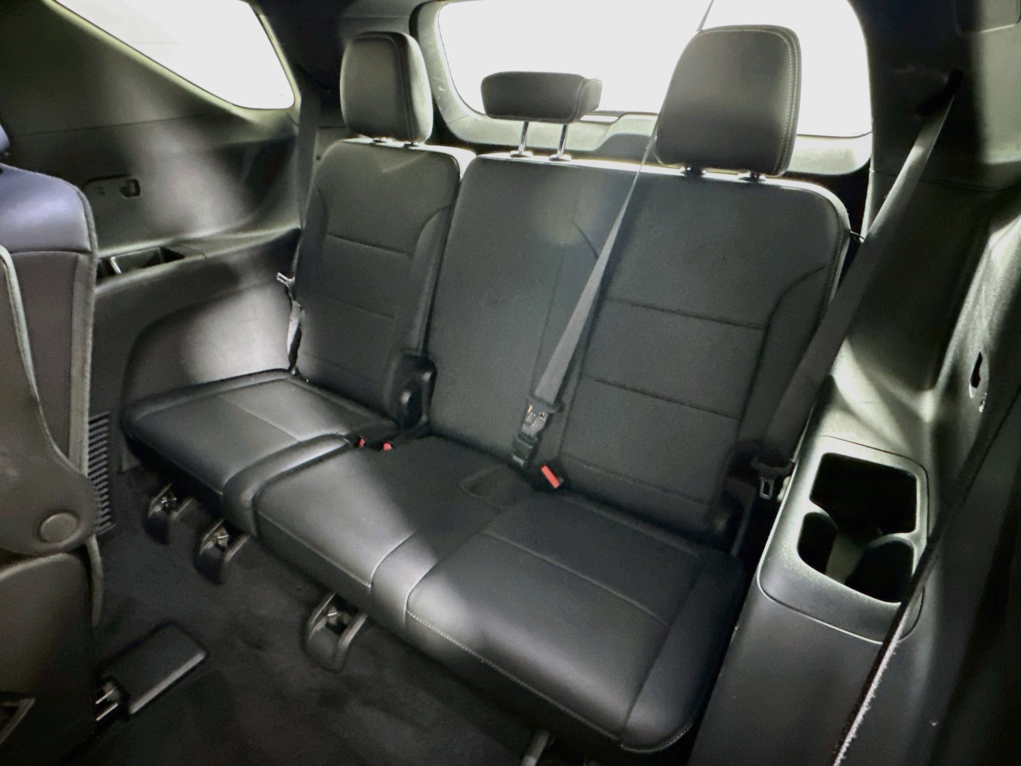 Used 2025 Chevrolet Traverse LT FWD image 28