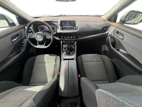 Used 2023 Nissan Rogue SV FWD image 11
