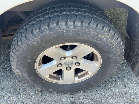 Used 2011 RAM 1500 Classic SLT RWD image 9