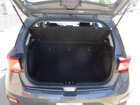 Used 2025 Hyundai Venue SEL FWD image 11