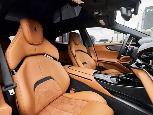 Used 2025 Ferrari Purosangue image 49