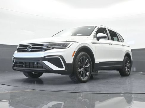 Used 2023 Volkswagen Tiguan SE FWD image 56