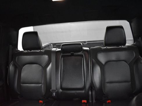 Used 2024 RAM 1500 Laramie AWD/4WD image 16