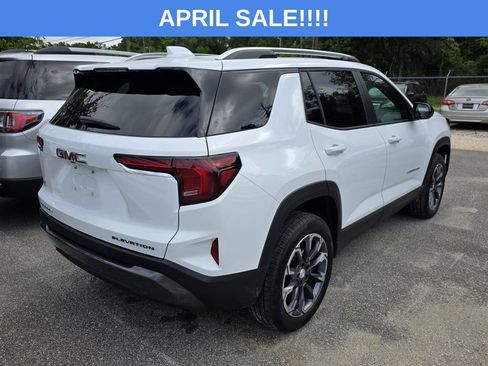 Used 2026 GMC Terrain Elevation w/ Elevation Premium Package image 3