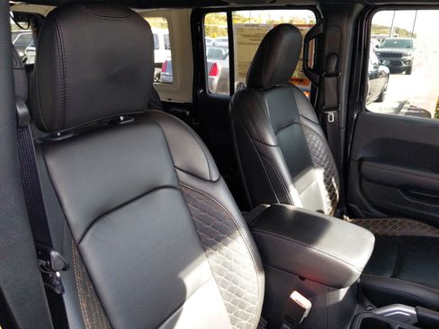 Used 2021 Jeep Wrangler Unlimited Sahara image 22