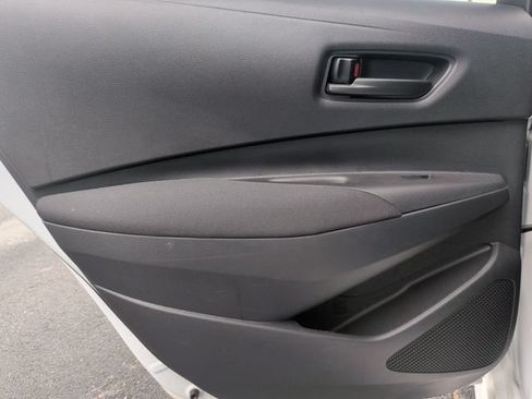 Used 2025 Toyota Corolla LE FWD image 28