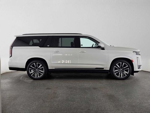 Used 2021 Cadillac Escalade ESV Sport w/ Driver Assist Tech Package AWD/4WD image 2