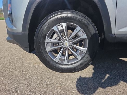 Used 2025 Chevrolet Equinox LT image 11