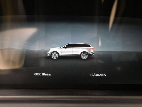 Used 2026 Land Rover Range Rover Velar S AWD/4WD image 22