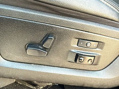 Used 2019 RAM 1500 Laramie w/ Convenience Group image 12