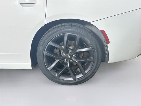 Used 2020 Dodge Charger SXT w/ Blacktop Package image 11