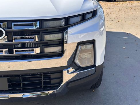 Certified 2025 Hyundai Santa Cruz Limited image 8