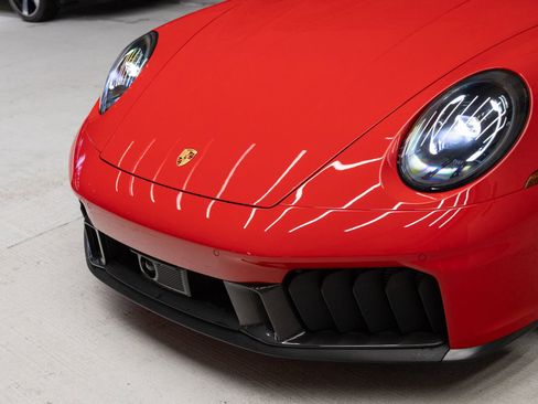Certified 2025 Porsche 911 Carrera GTS image 33