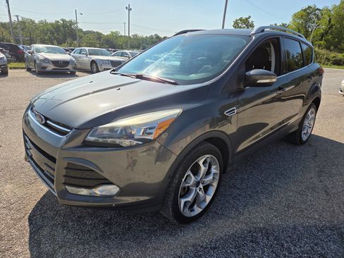 Used 2016 Ford Escape Titanium w/ Equipment Group 301A AWD/4WD image 2