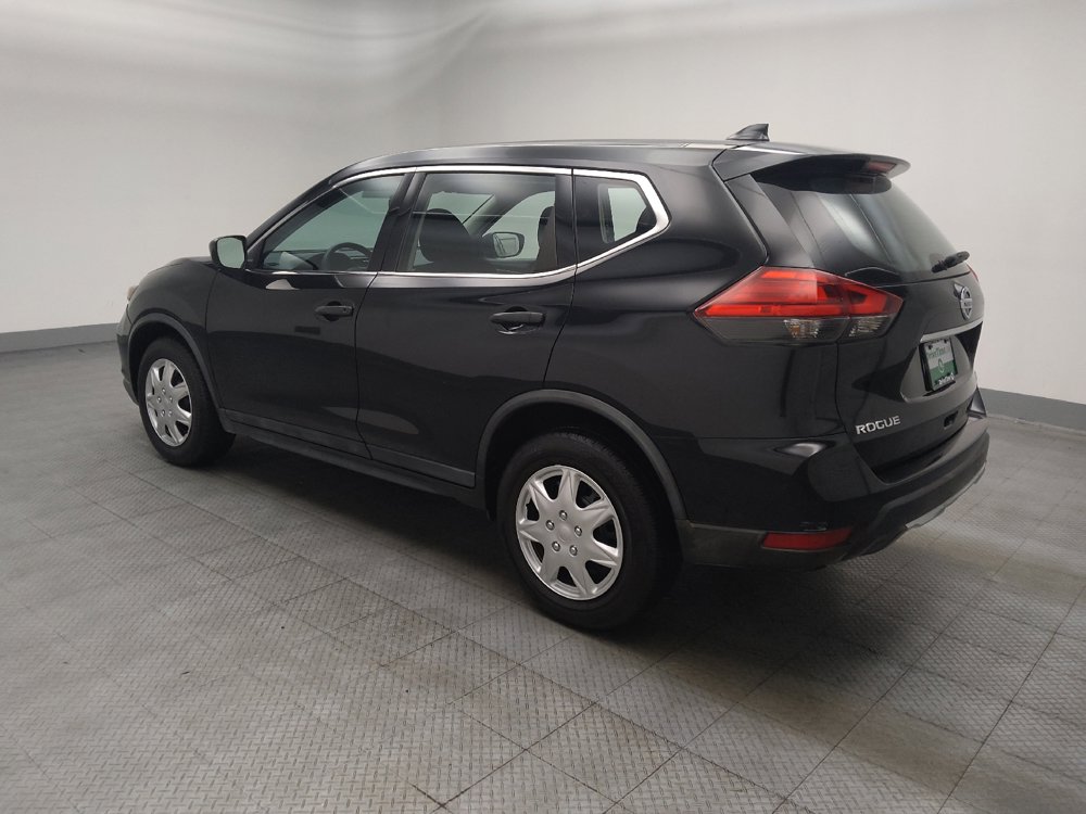 Used 2017 Nissan Rogue S AWD/4WD image 3