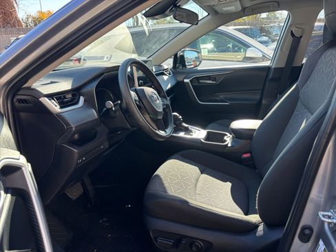 Used 2025 Toyota RAV4 XLE image 27