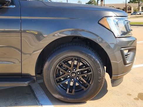 Used 2021 Ford Expedition XLT image 8