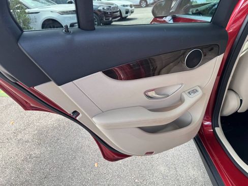 Used 2019 Mercedes-Benz GLC 300 4MATIC image 42