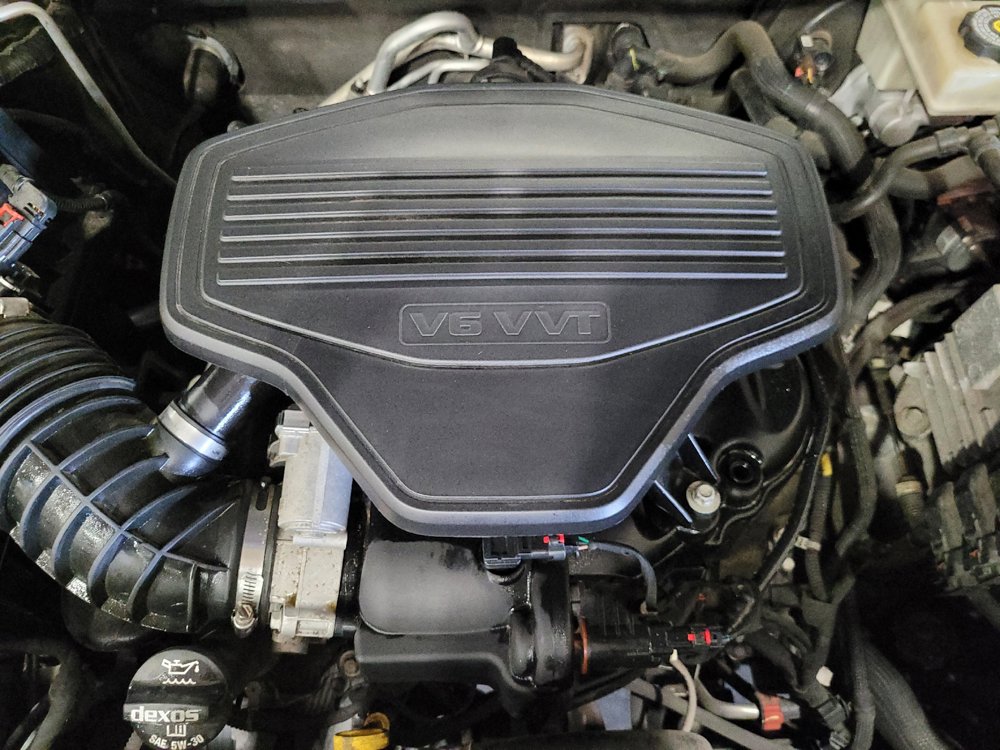 Used 2018 GMC Acadia SLT w/ LPO, Black Accent Package FWD image 30