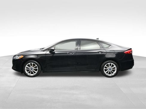 Used 2020 Ford Fusion SE FWD image 2