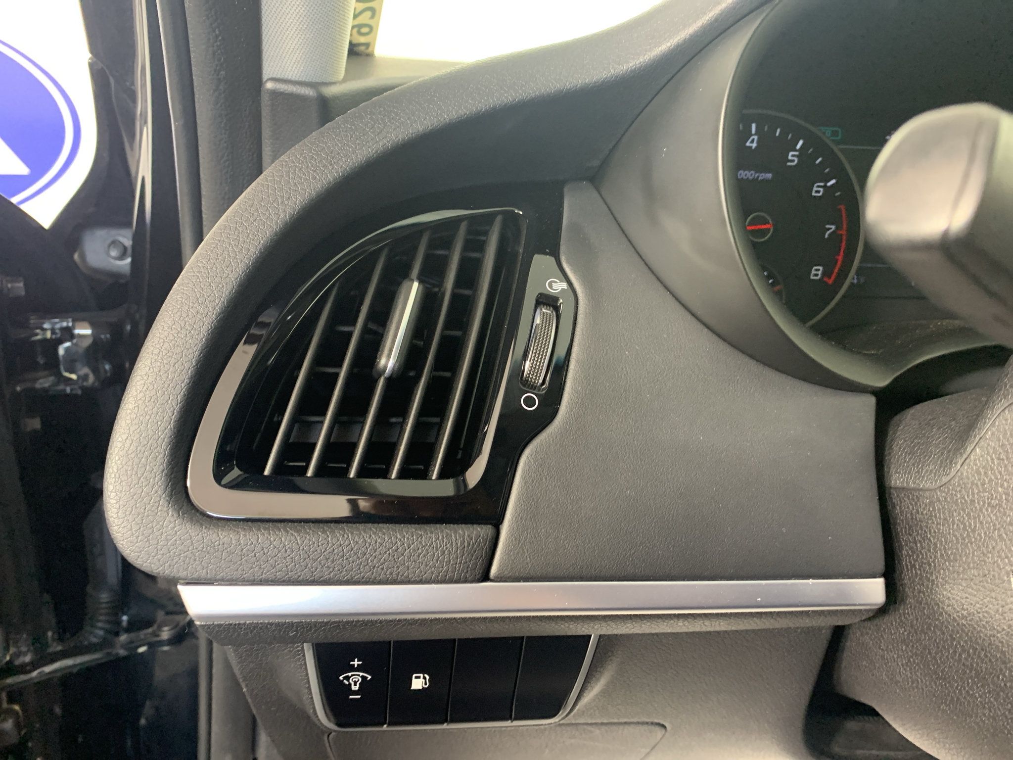Used 2018 Kia Stinger Premium RWD image 16
