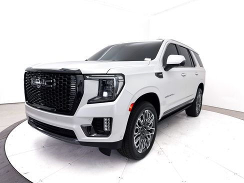 Used 2023 GMC Yukon Denali Ultimate w/ LPO, Floor Liner Package AWD/4WD image 18