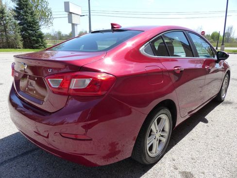 Used 2017 Chevrolet Cruze LT w/ Convenience Package FWD image 10