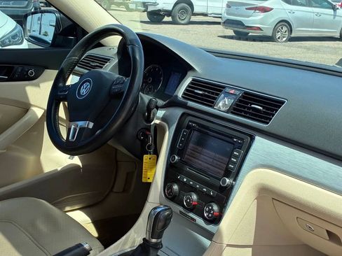 Used 2013 Volkswagen Passat 2.5 SE FWD image 29