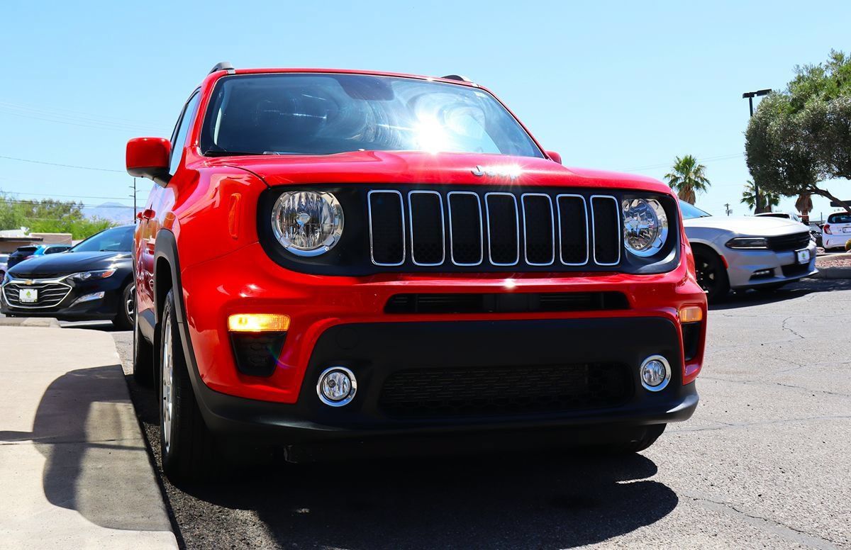Used 2019 Jeep Renegade Latitude FWD image 18