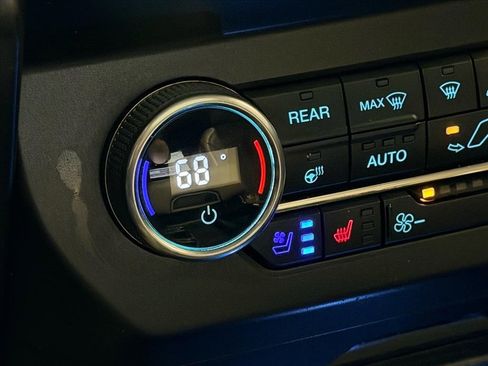 Used 2021 Ford Expedition Limited image 23