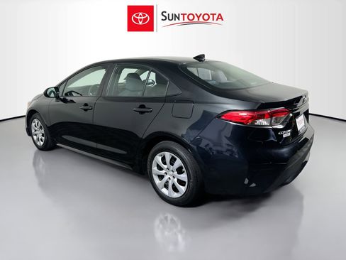 Used 2022 Toyota Corolla LE image 6