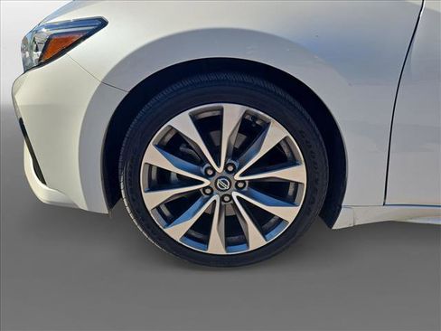 Used 2021 Nissan Maxima Platinum w/ Sport Mat Group image 9