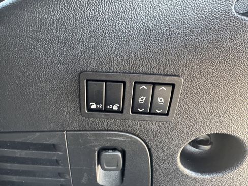 Used 2018 GMC Yukon SLT w/ Open Road Package image 8