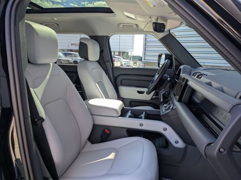 Certified 2025 Land Rover Defender 130 S image 31