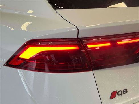Used 2025 Audi Q8 Premium Plus image 10
