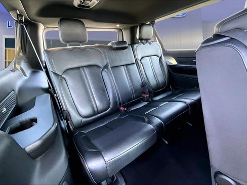Used 2024 Jeep Wagoneer L Series II w/ Flexible Seating Group AWD/4WD image 26