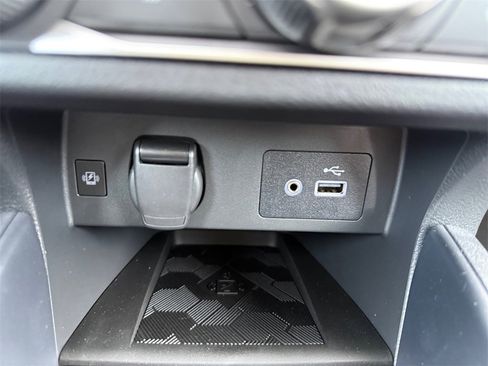 New 2025 Nissan Versa SV w/ Trunk Package image 31