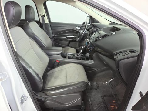 Used 2018 Ford Escape SE w/ SE Sport Appearance Package FWD image 30