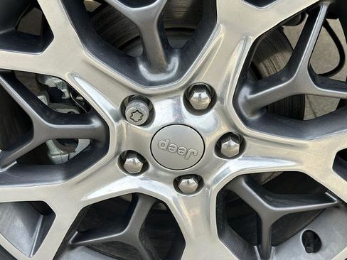 Used 2022 Jeep Grand Cherokee Limited w/ Trailer Tow Group IV image 33