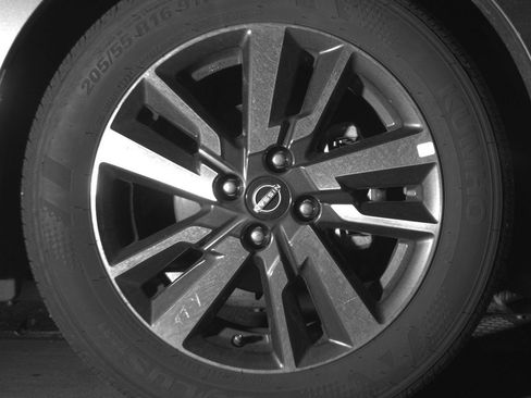 Used 2025 Nissan Versa SV image 13