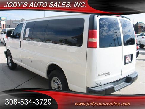 Used 2014 Chevrolet Express 2500 LS image 26