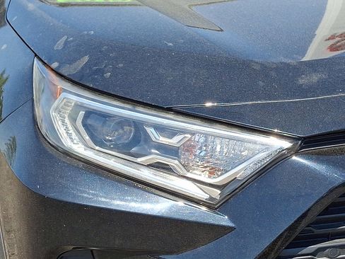Used 2019 Toyota RAV4 XLE w/ Convenience Package AWD/4WD image 10
