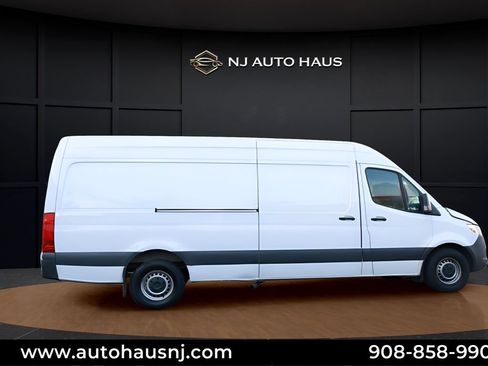 Used 2023 Mercedes-Benz Sprinter 2500 image 11