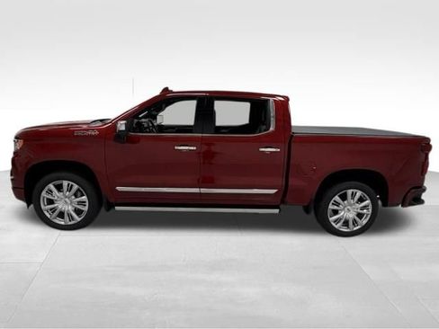 Certified 2025 Chevrolet Silverado 1500 High Country AWD/4WD image 3