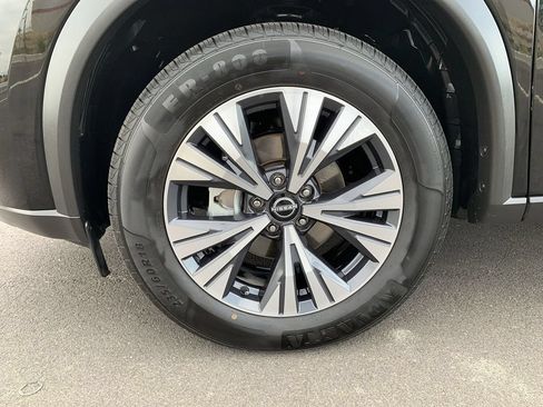 Used 2023 Nissan Rogue SV FWD image 10