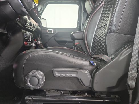 Used 2021 Jeep Wrangler Unlimited Rubicon AWD/4WD image 32